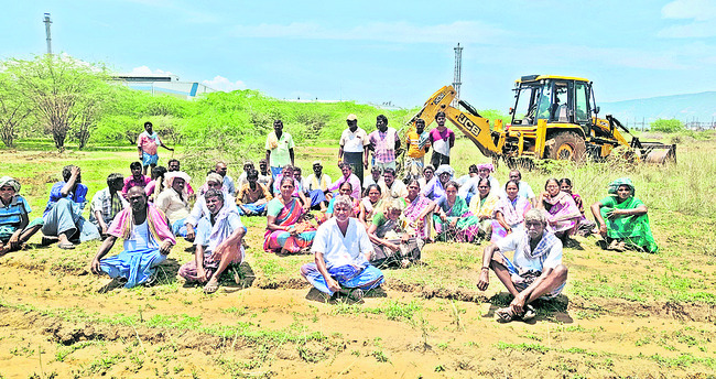టీటీడీ నేత కబ్జాలో ఆలయ మాన్యం..! 1