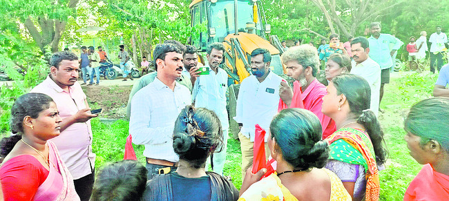 ఇళ్లు కూల్చివేతే అభివృద్ధా..?2