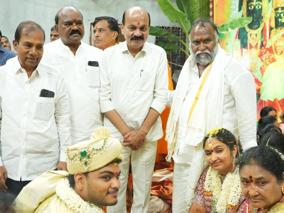 జగ్గారెడ్డి కూతురి పెళ్లిలో ప్రముఖుల సందడి (చిత్రాలు) | Grand MLA Jagga ...