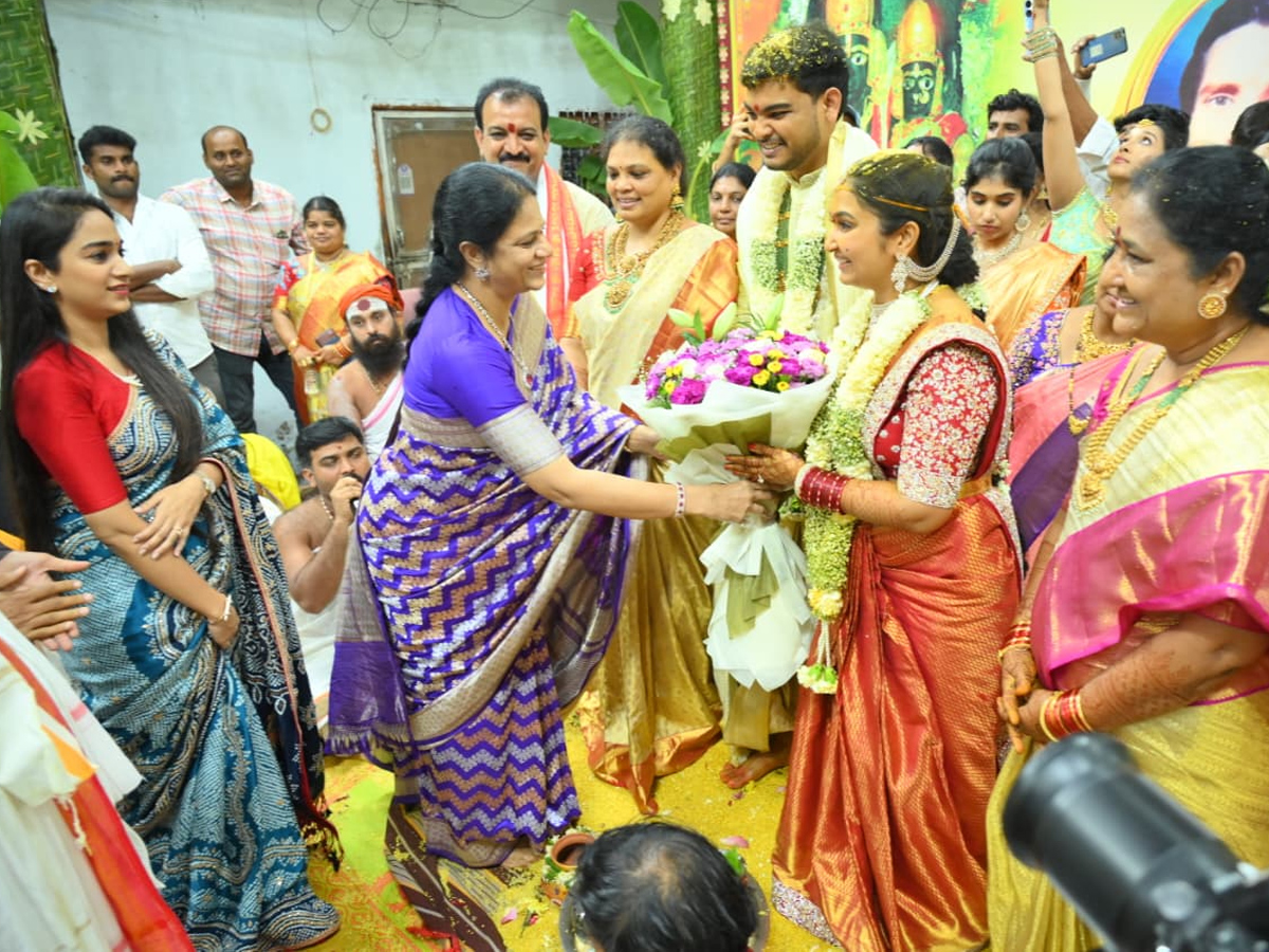 జగ్గారెడ్డి కూతురి పెళ్లిలో ప్రముఖుల సందడి (చిత్రాలు) | Grand MLA Jagga ...