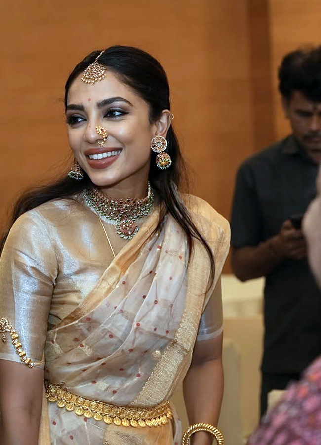 akkineni sobhitad latest trip photos5