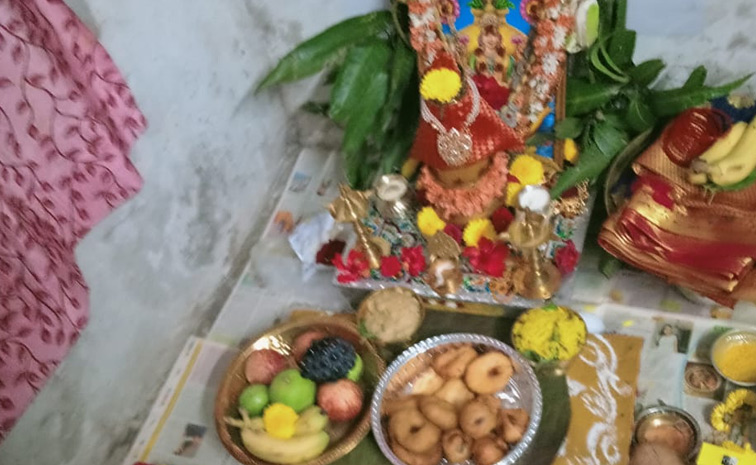 Varalakshmi Vratham 2025 Selfie With Pooja Decoration Photos14