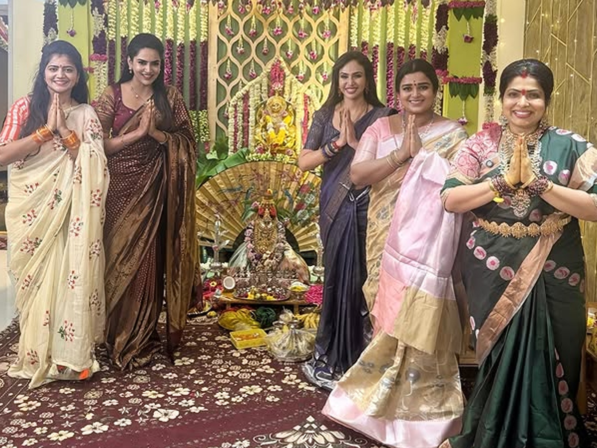 tollywood Celebrities celebrated Varalakshmi Vratham (Photos)9
