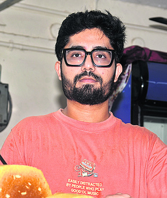 నాకు నీడగా.. 12