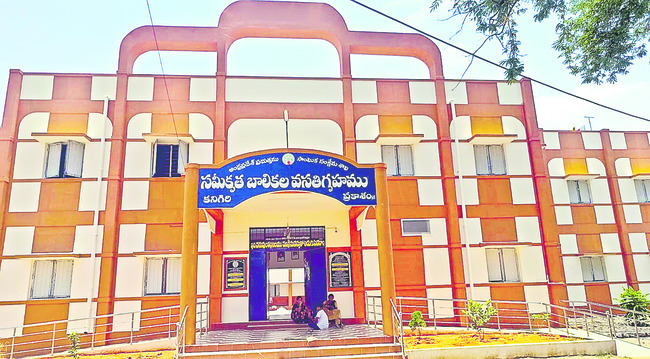 వసతి.. అధోగతి!1
