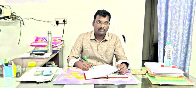 బాధ్యతల స్వీకరణ
2