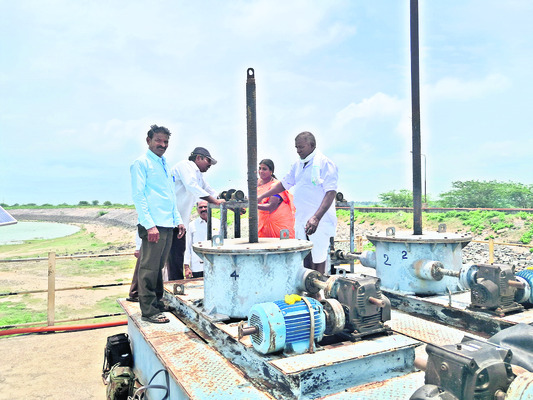 ప్రముఖులకు రాఖీలు కట్టిన బ్రహ్మకుమారీలు
1