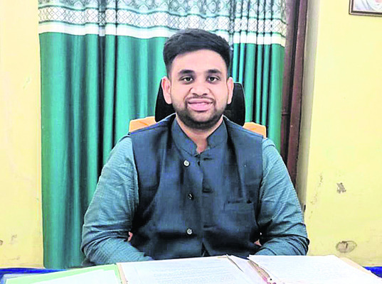 వాతావరణం ఉరుములు, మెరుపులతో కూడిన వర్షం కురిసే అవకాశం ఉ3