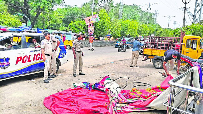 42 శాతం రిజర్వేషన్లపై సీపీఎం దీక్ష.. భగ్నం1