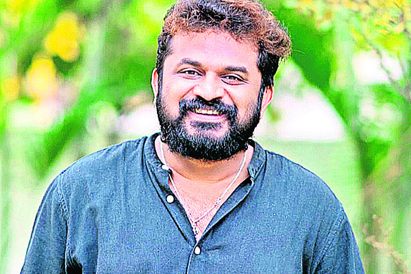 మలయాళ దర్శకుడితో కార్తీ 1