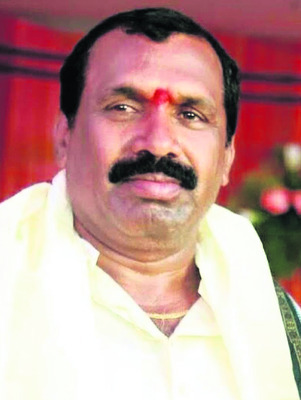 రోడ్డు ప్రమాదంలో మహిళ మృతి1