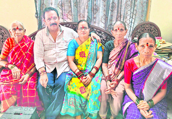 ఘనంగా వరలక్ష్మి వ్రత పూజలు10