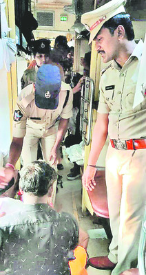 పూరీ ఎక్స్‌ప్రెస్‌లో గంజాయి స్వాధీనం1