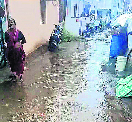 రహదారులు జలమయం2