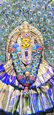నెమలి పింఛాలతో భ్రమరాంబకు అలంకారం 2