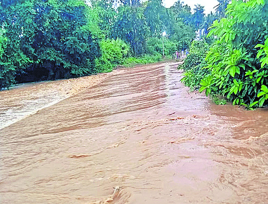 రహదారులు జలమయం1