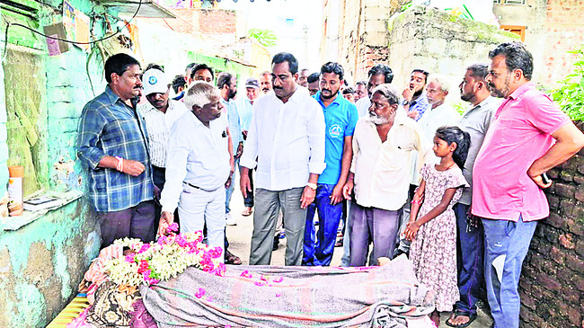 ఆ పార్టీలను వెలివేద్దాం
1