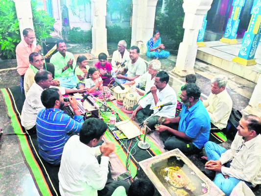 భక్తిశ్రద్ధలతో రాజరాజేశ్వరీ దేవి నవమి వార్షికోత్సవాలు1