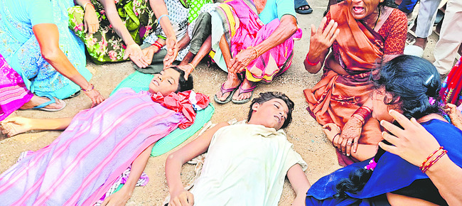 నిరుపేద కుటుంబాల్లో విషాదం 2