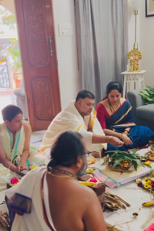 Anchor Anasuya Performs special pooja in home by Family Photos11
