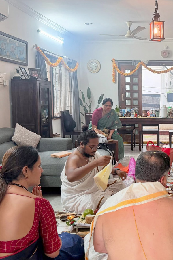 Anchor Anasuya Performs special pooja in home by Family Photos3