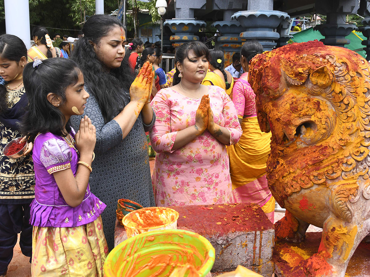 Devotee Rush at Durga Temple Vijayawada2