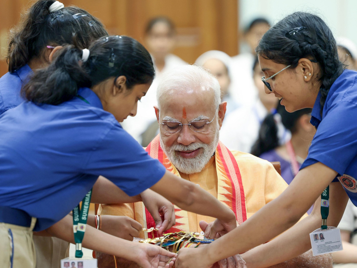 Prime Minister Narendra Modi celebrates Raksha Bandhan with kids Photos1