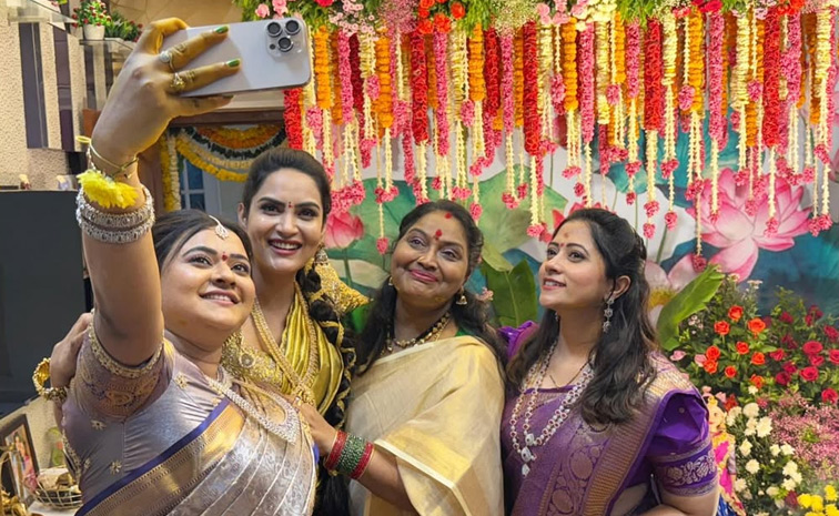 Telugu serial Actress Performed Varalakshmi Vratam Pooja Photos2
