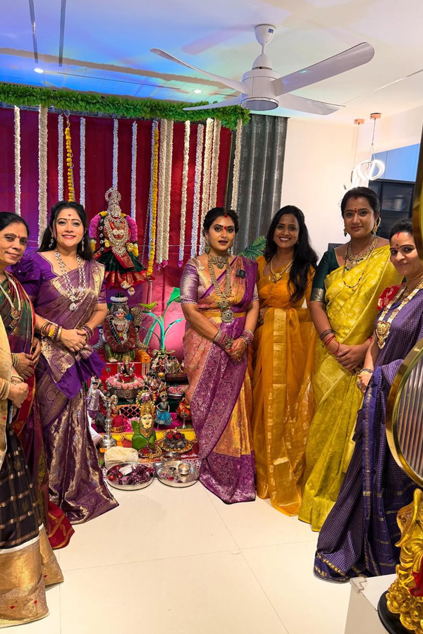 Telugu serial Actress Performed Varalakshmi Vratam Pooja Photos24