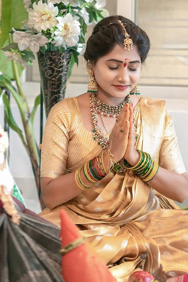 Telugu serial Actress Performed Varalakshmi Vratam Pooja Photos11