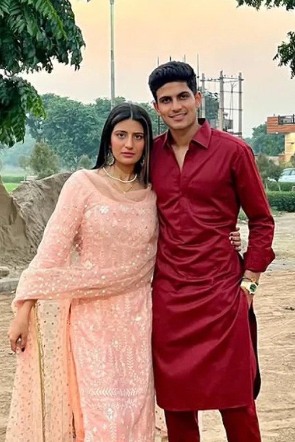 cricketers Tying Rakhi with Their sisters Photos5