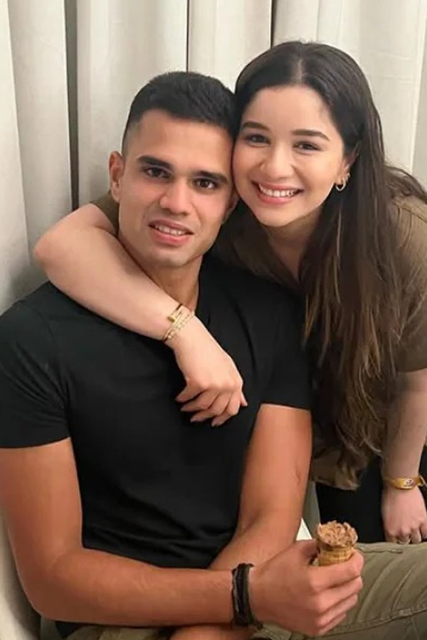 cricketers Tying Rakhi with Their sisters Photos6