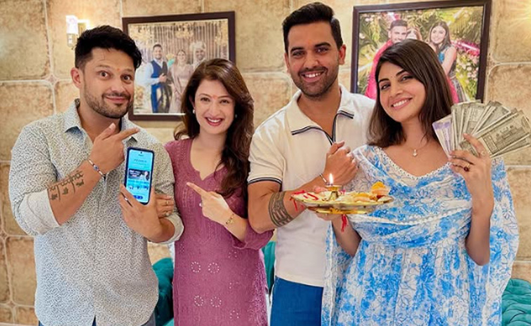 cricketers Tying Rakhi with Their sisters Photos11