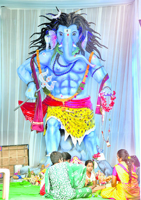భారీకాయం.. తీరొక్క రూపం 1