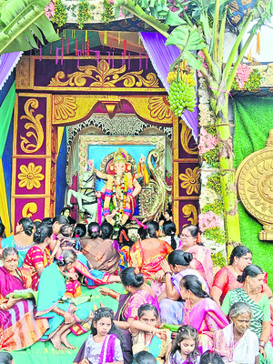 ఒకే మాట.. ఒక్కటే విగ్రహం 1