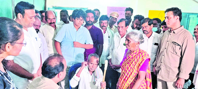 ఎన్ఆర్ఐ శరత్చంద్ర సేవలు ప్రశంసనీయం1