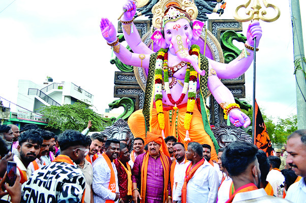 వెళ్లిరా ఏకదంతా1