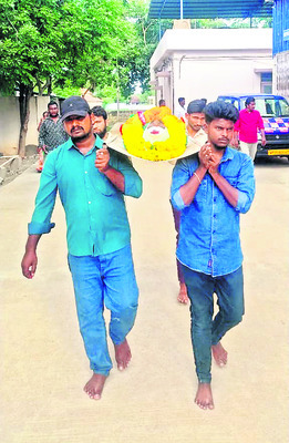 విద్యుత్ షాక్తో బర్రె మృతి1