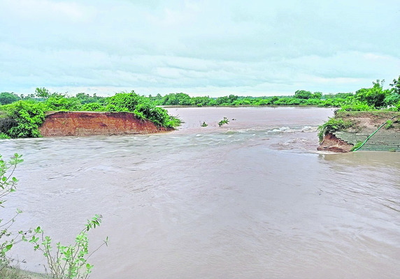 మరమ్మతులు సగమే!1