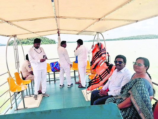 ముగిసిన రాష్ట్రస్థాయి బ్యాడ్మింటన్ టోర్నీ1
