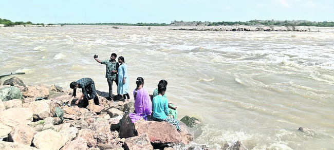 ప్రవాహం.. ప్రమాదం 2