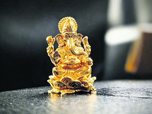 ఎవరా అదృష్టవంతులు.. 1
