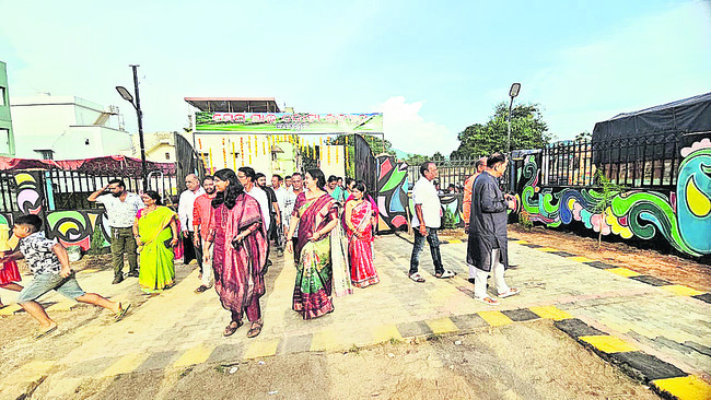 అభివృద్ధిలో ప్రజలు భాగస్వామ్యం కావాలి2
