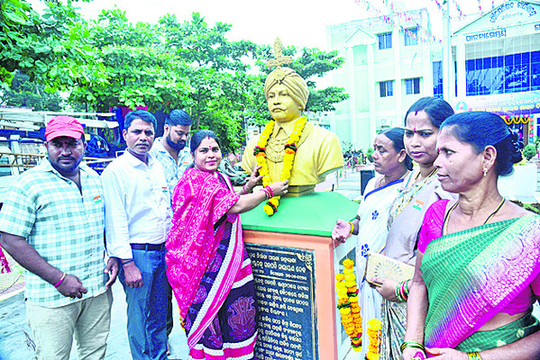 ఘనంగా స్వపరిపాలన దినోత్సవం2