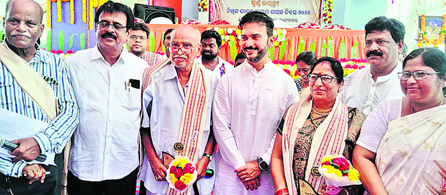 కాశీనగర్లో ప్రాజెక్టుల రూపకల్పన1