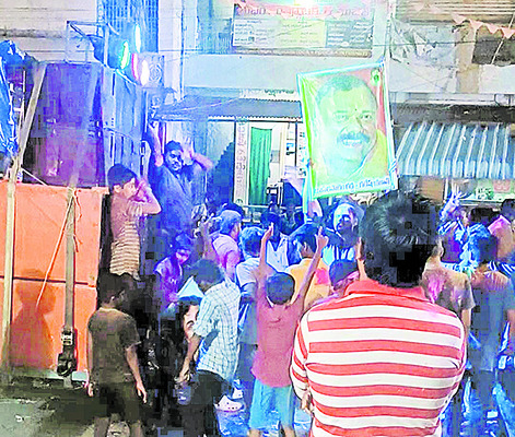 పండగలోనూ పోలీస్ ‘పచ్చ’పాతం 1