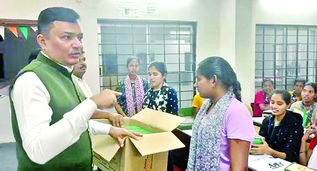 కరిమారెమ్మ గుడికి విరాళం3