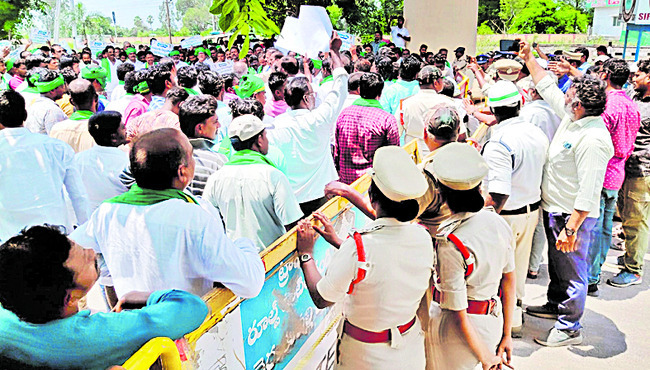 కదం తొక్కిన కర్షకలోకం1