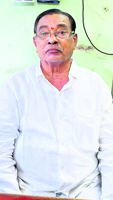 వ్యాపారుల సహకారంతో..
1