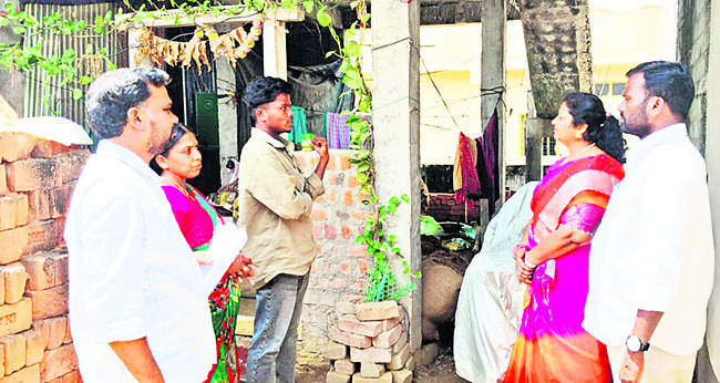 వంద శాతం పన్నులు వసూలు చేయాలి 1